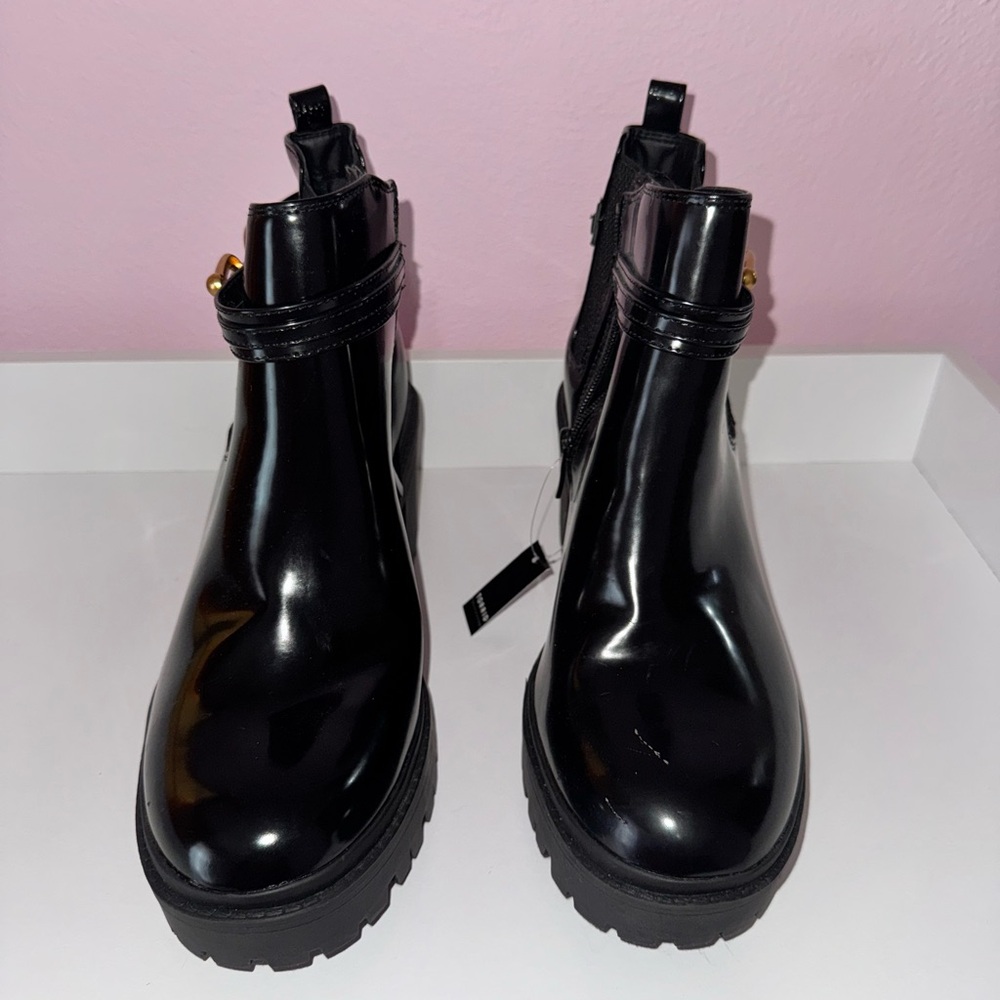 Torrid Hardware Chelsea Bootie size